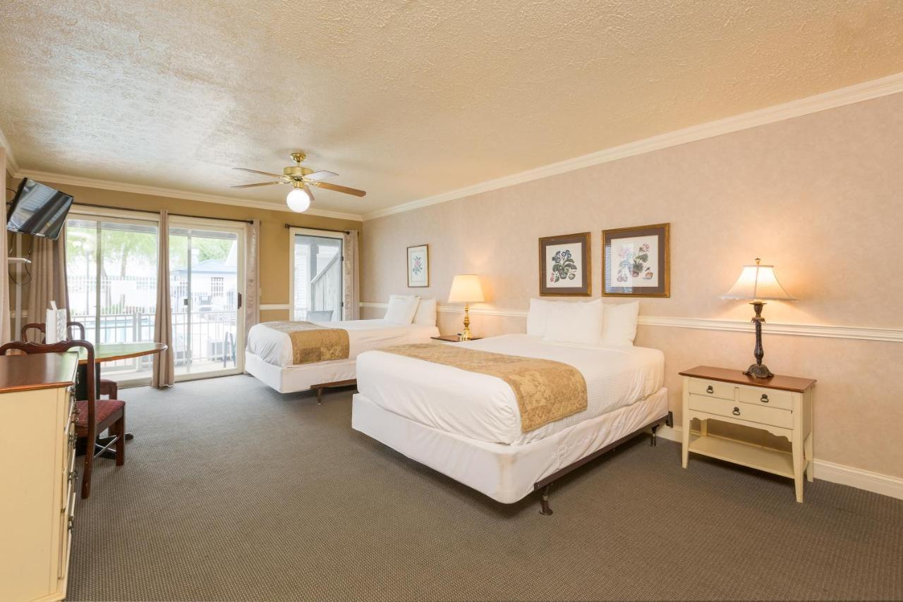 The Blue Heron 3*